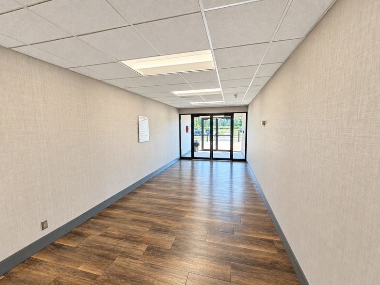 More Photos Of 6501 E Commerce Ave, Kansas City Office For Sale