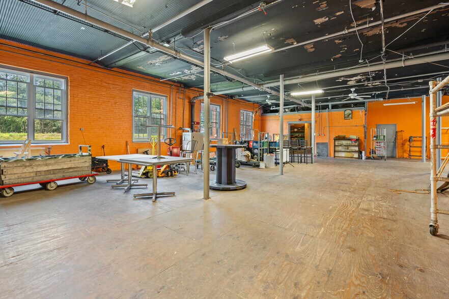 More Photos Of 500 Bridge St, Weissport Restaurant For Sale