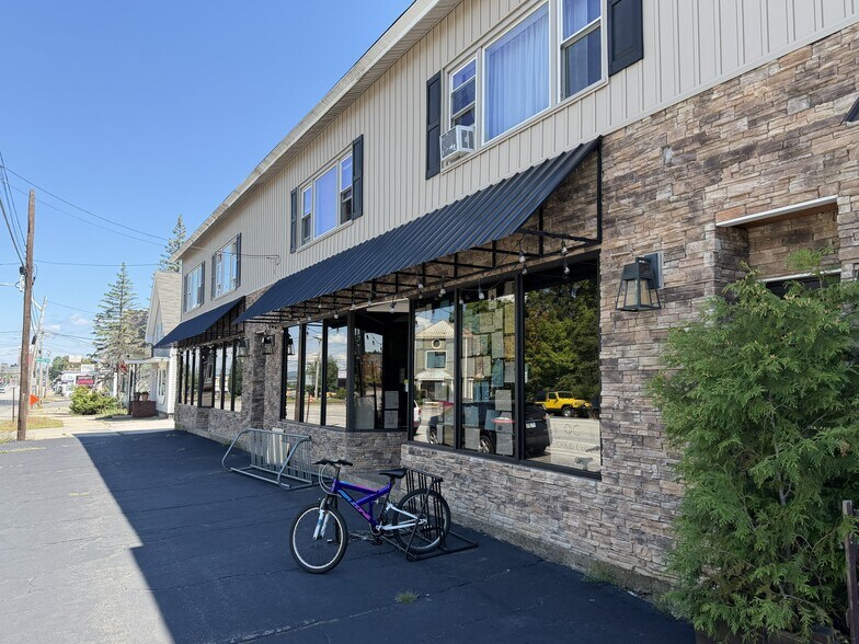 More Photos Of 31-35 Elm St, Manchester Storefront Retail Residential For Sale