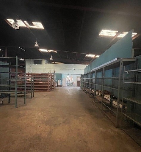 More Photos Of 403 Airport Dr, Shreveport Auto Salvage Facility For Lease