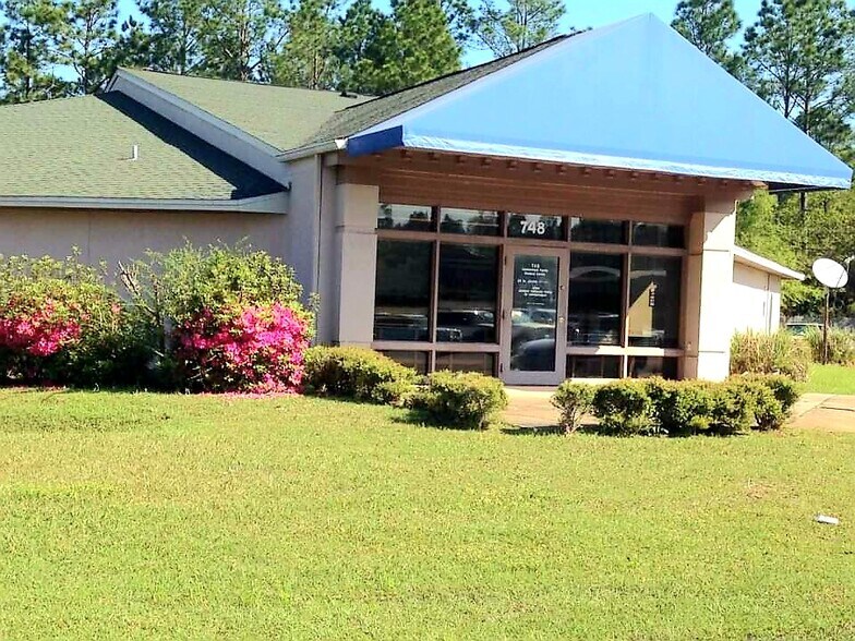 More Photos Of 748 N Us-29, Cantonment Medical For Lease