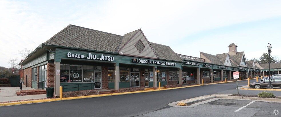 Primary Photo Of 525 E Market St, Leesburg Storefront For Lease