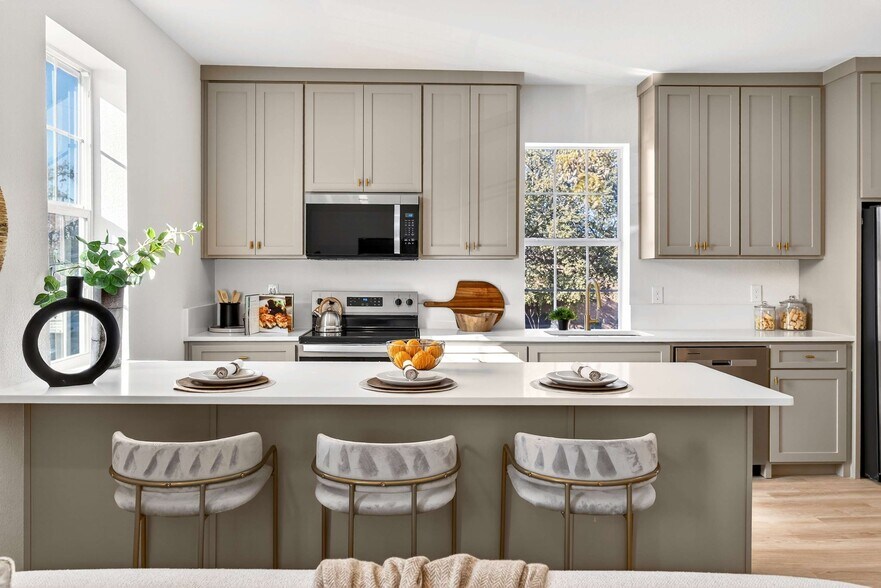 More Photos Of 439 W 9th St, Dallas Apartments For Sale