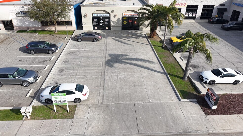 Primary Photo Of 1426 High St, Delano Storefront Retail Office For Lease