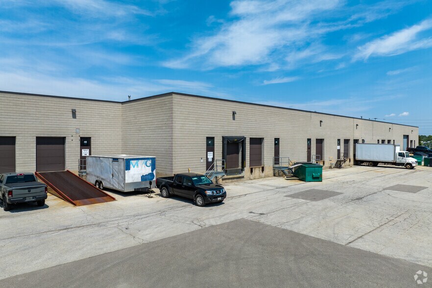 More Photos Of 6535 Millcreek Dr, Mississauga Flex For Lease