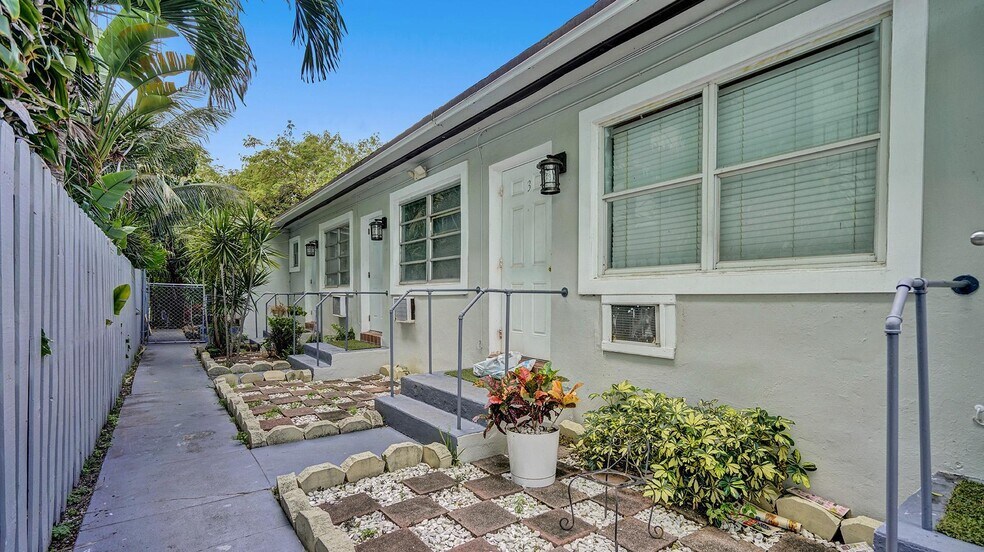 Primary Photo Of 7630 Byron Ave, Miami Beach Apartments For Sale