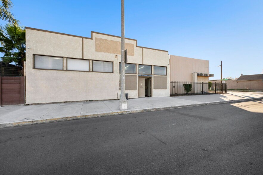 More Photos Of 1033-1047 W 3rd St, San Bernardino Warehouse For Sale