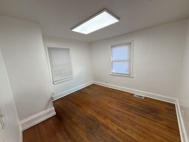 More Photos Of 2808 The Plaza, Charlotte Office Residential For Lease