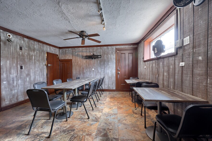 More Photos Of 601 S Front St, Wrightsville Specialty For Sale