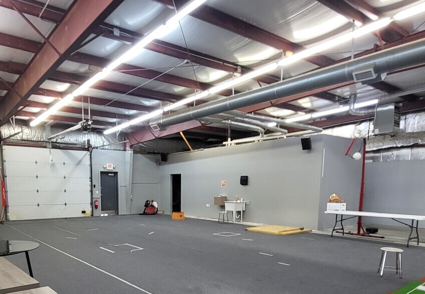 More Photos Of 1414 Interstate Loop, Bismarck General Retail For Sale