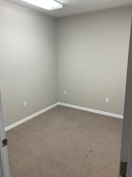 More Photos Of 14440-14442 Bruce B Downs Blvd, Tampa Medical For Lease