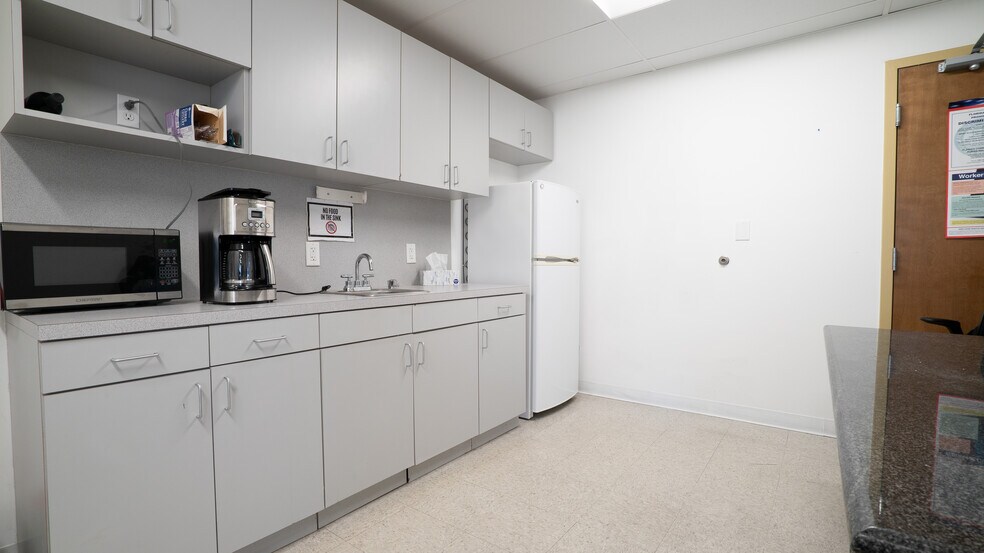 More Photos Of 4300 Biscayne Blvd, Miami Office Residential For Lease