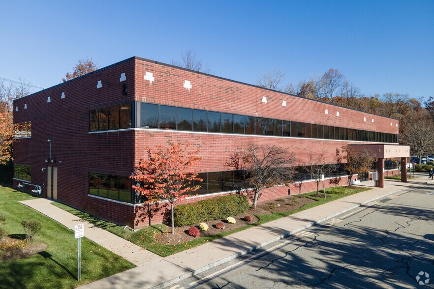 More Photos Of 8 Saddle Rd, Cedar Knolls Medical For Lease