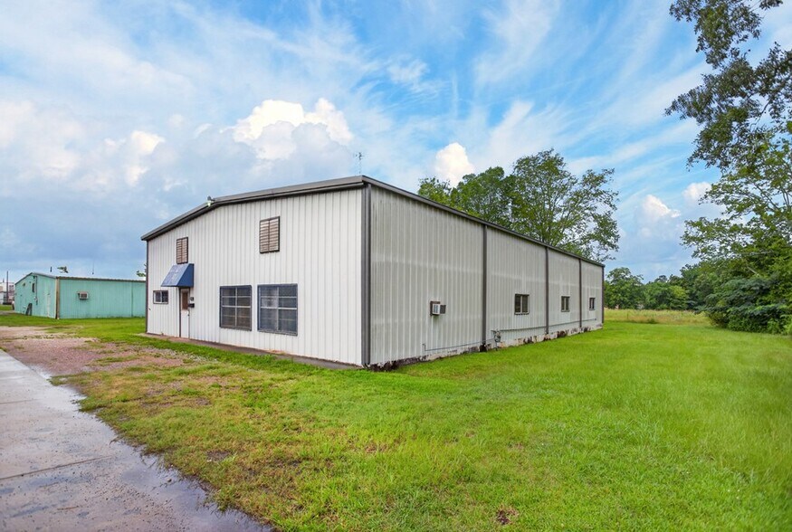 More Photos Of 903 Sayers St, Lufkin Warehouse For Sale