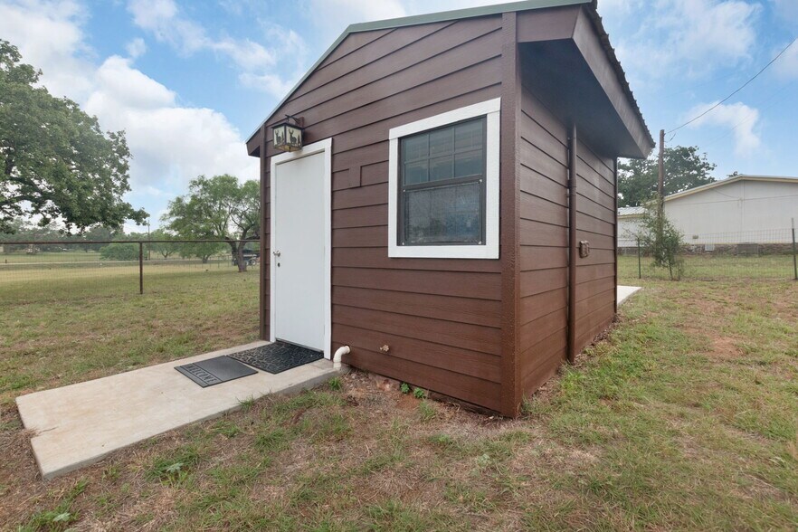 More Photos Of 310 Cortez Trl, Buchanan Dam Trailer Camper Park For Sale