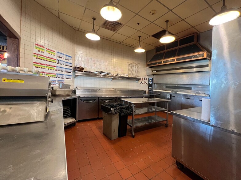 More Photos Of 1493-1505 S Randall Rd, Algonquin Storefront Retail Office For Lease