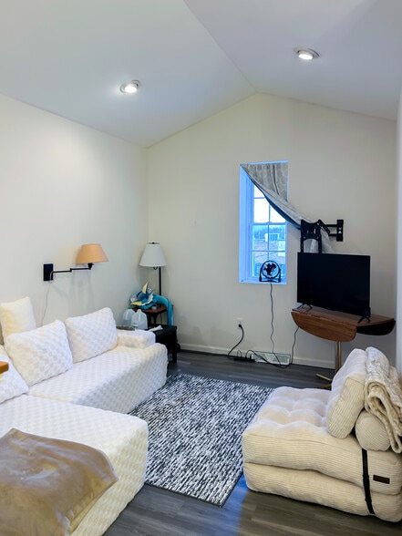 More Photos Of 718 E Mount Morris Rd, Mount Morris Storefront Retail Residential For Sale