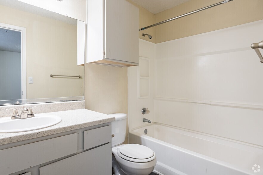 More Photos Of 5816 Covington Hwy, Decatur Apartments For Sale