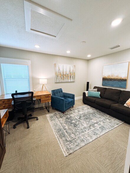 More Photos Of 905 S Missouri Ave, Lakeland Coworking Space