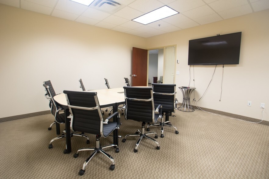 More Photos Of 5255 N Edgewood Dr, Provo Office For Lease