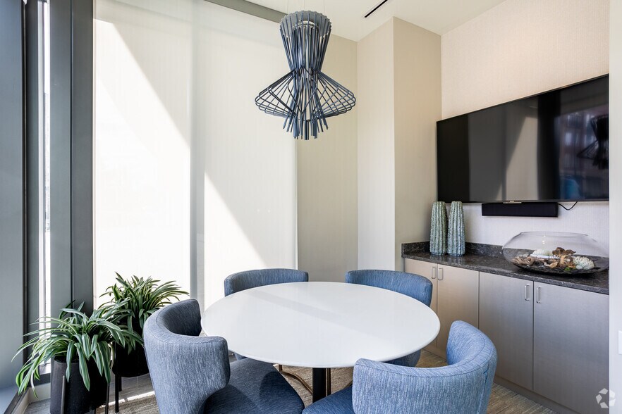 More Photos Of 909 Bannock St, Denver Apartments For Lease