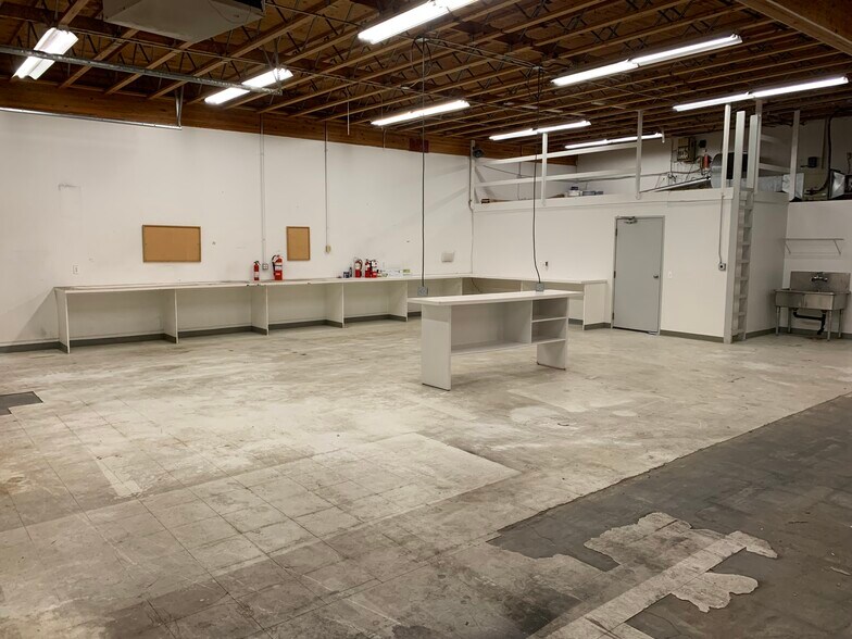 More Photos Of 2456-2462 E 13th St, Loveland Manufacturing For Lease