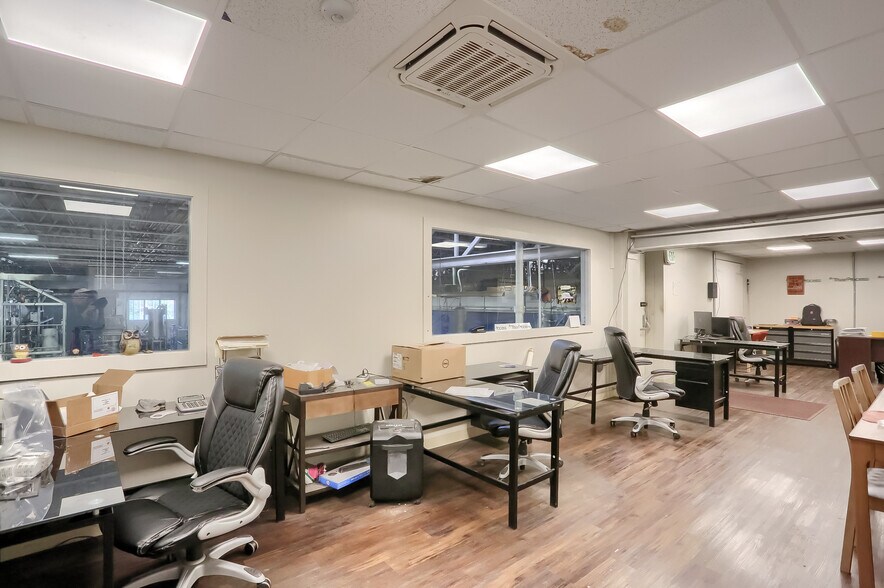 More Photos Of 150 Gamma Dr, Pittsburgh Light Manufacturing For Lease