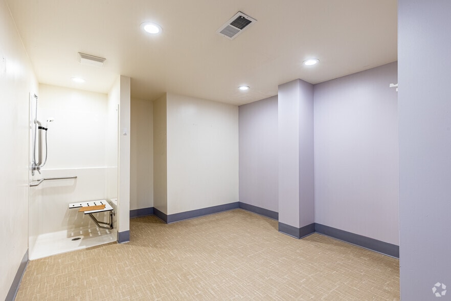 More Photos Of 7025 N Lombard St, Portland Storefront Retail Office For Lease