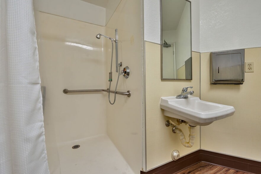 More Photos Of 3298 Monier Cir, Rancho Cordova Warehouse For Sale