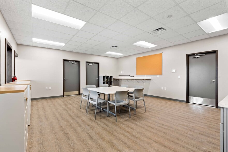 More Photos Of 334 Antelope Dr, La Grande Distribution For Sale