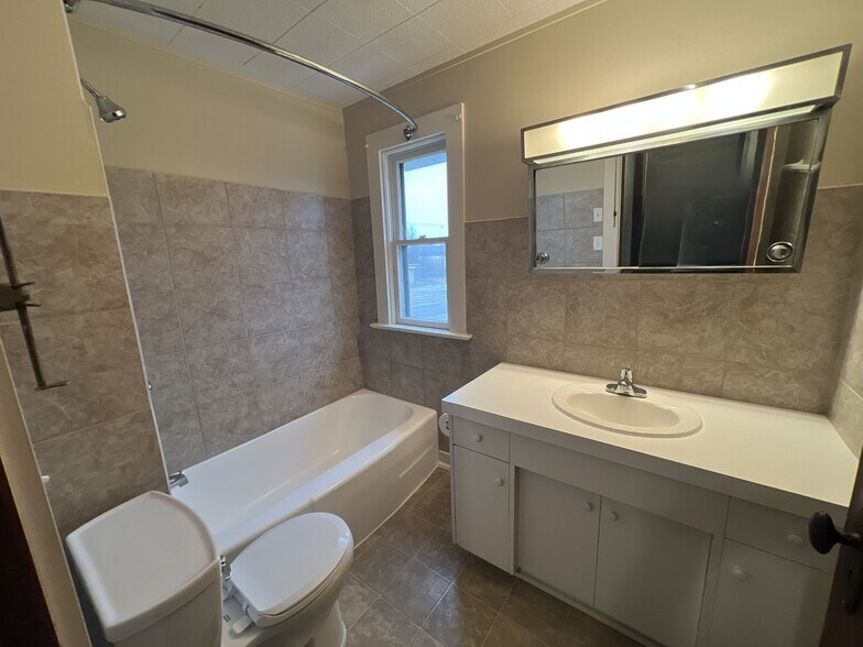 More Photos Of 7405/7409 Wayne Trce, Fort Wayne Storefront Retail Residential For Sale