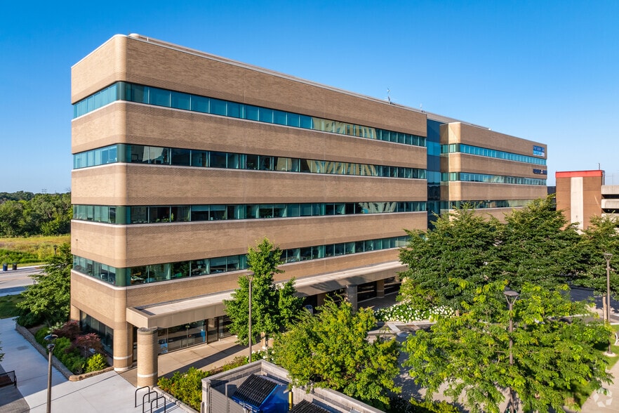 More Photos Of 100 W Lawrence St, Appleton Loft Creative Space For Lease