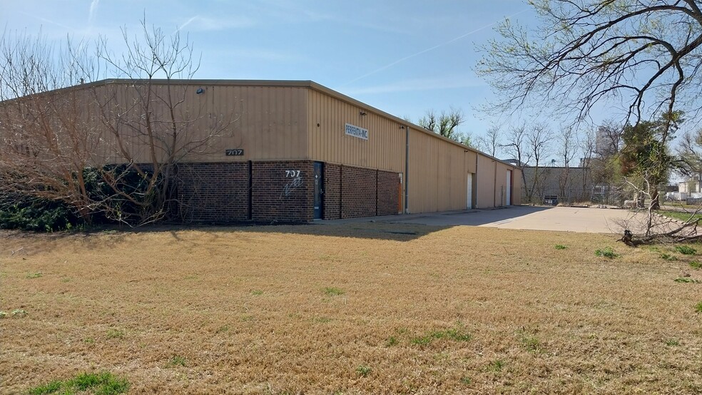 Primary Photo Of 707 E 19th St N, Wichita Warehouse For Sale