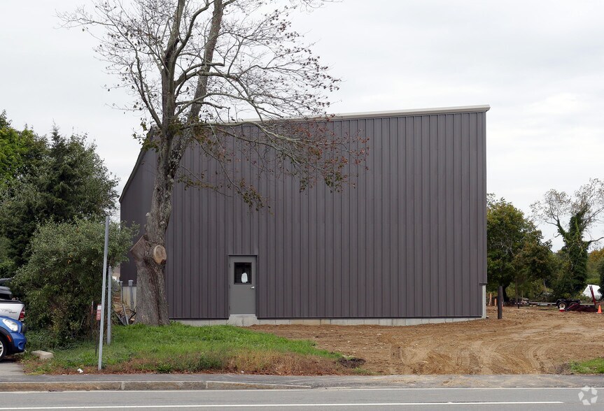 More Photos Of 232 Huttleston Ave, Fairhaven Service For Lease