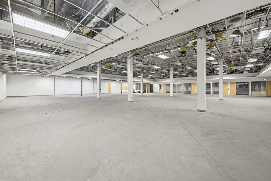 More Photos Of 15001 S Figueroa St, Gardena Distribution For Sale