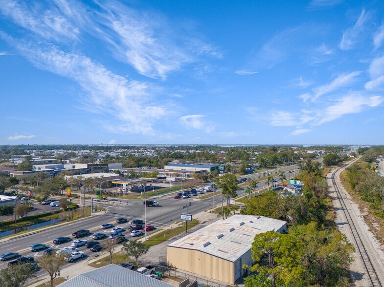 More Photos Of 4444 N Washington Blvd, Sarasota Warehouse For Sale