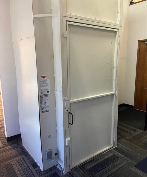 More Photos Of 2705 N 4th St, Flagstaff Office For Sale