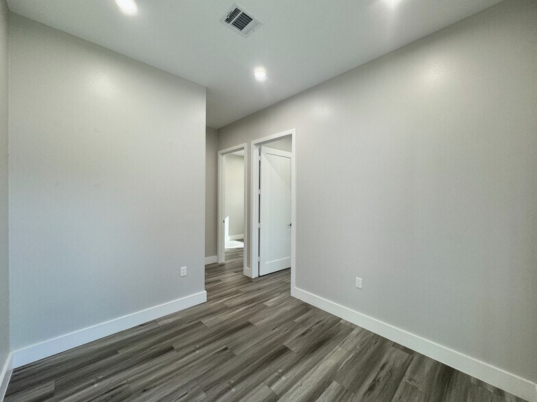 More Photos Of 8815 West Rd, Houston Office For Sale