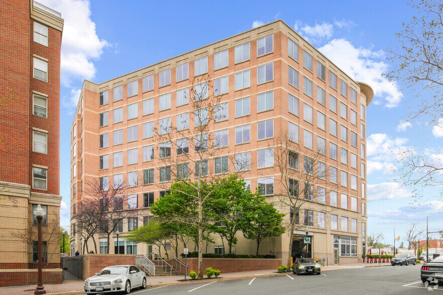 More Photos Of 3865 Wilson Blvd, Arlington Office For Lease