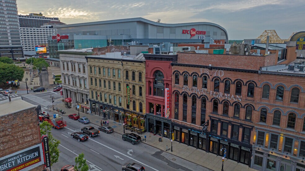More Photos Of 121 W Main St, Louisville Storefront Retail Office For Sale
