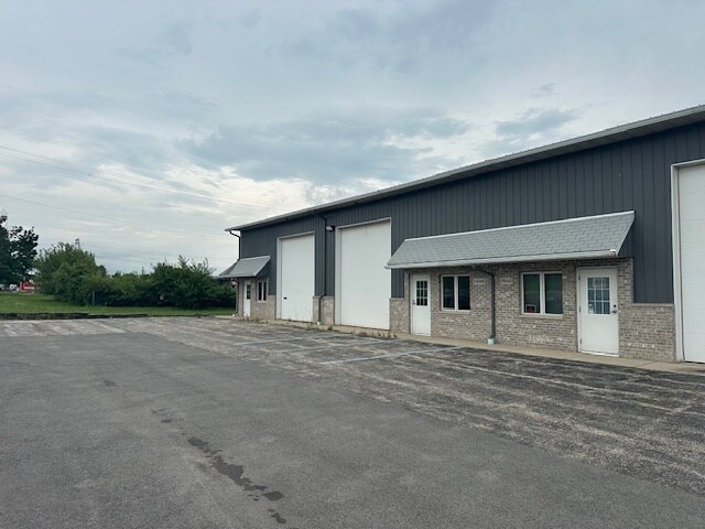 More Photos Of 21601-21627 S Schoolhouse Rd, New Lenox Warehouse For Lease