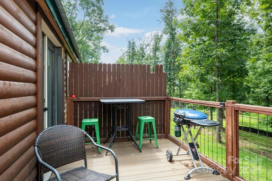 More Photos Of 127 Deer Hill Ln, Weaverville Specialty For Sale