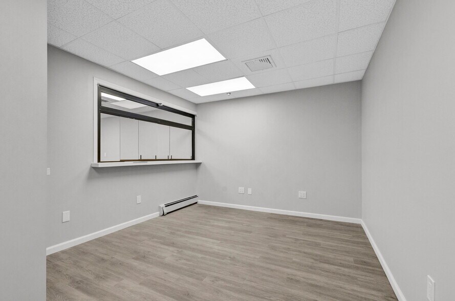 More Photos Of 215 Old Tappan Rd, Old Tappan Medical For Lease