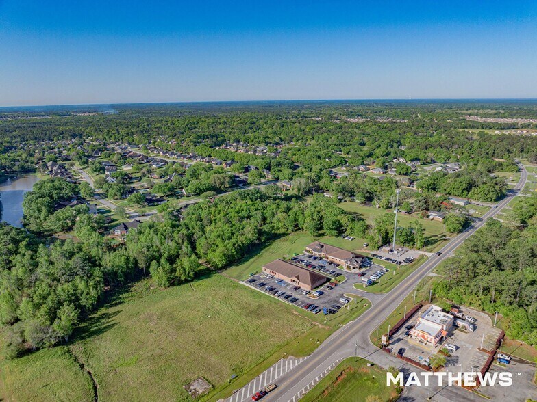 More Photos Of 9971 Airport Blvd, Mobile Office For Sale
