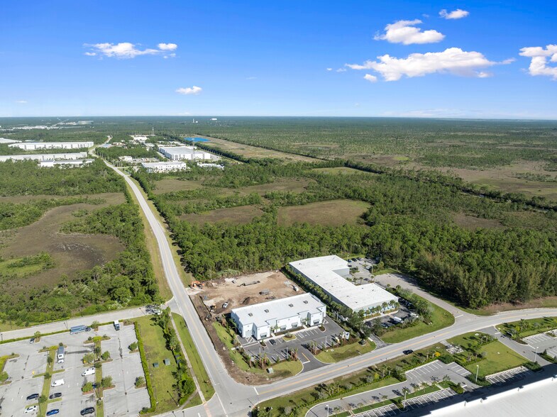 More Photos Of 14701 Walgreens Dr, Jupiter Warehouse For Lease