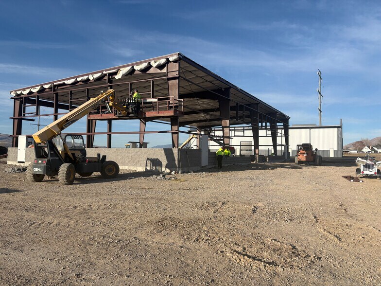 More Photos Of 9471 N 5400 W, Elwood Warehouse For Lease