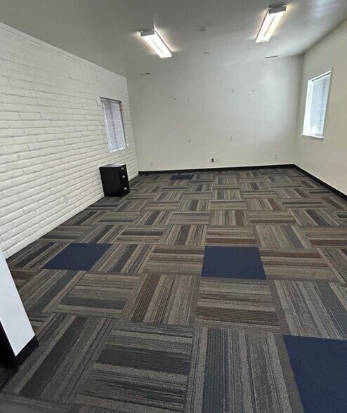 More Photos Of 2705 N 4th St, Flagstaff Office For Sale