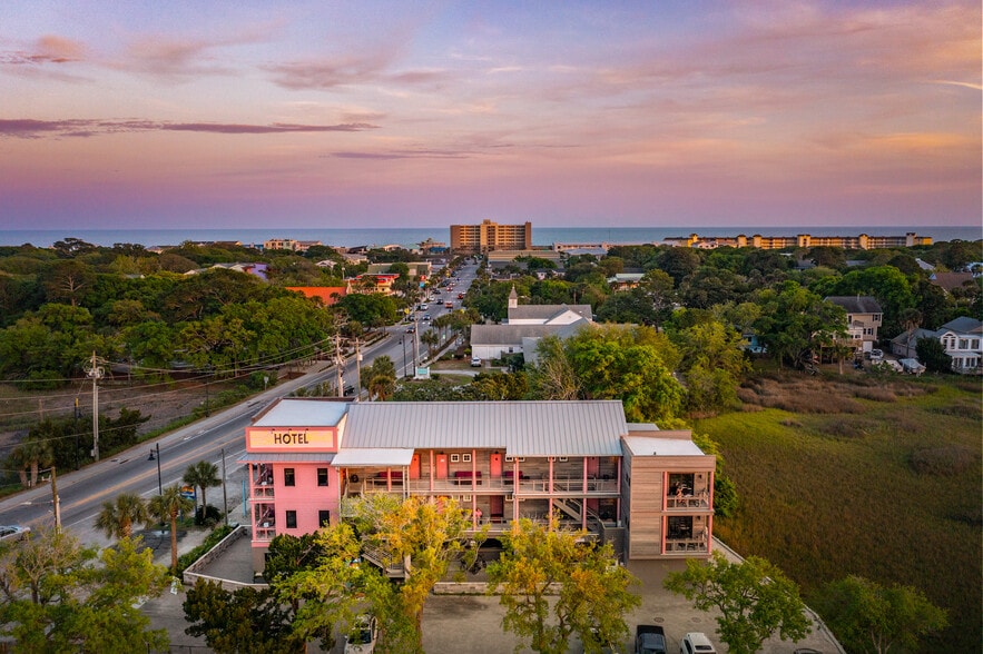 More Photos Of 87 Center St, Folly Beach Restaurant For Lease
