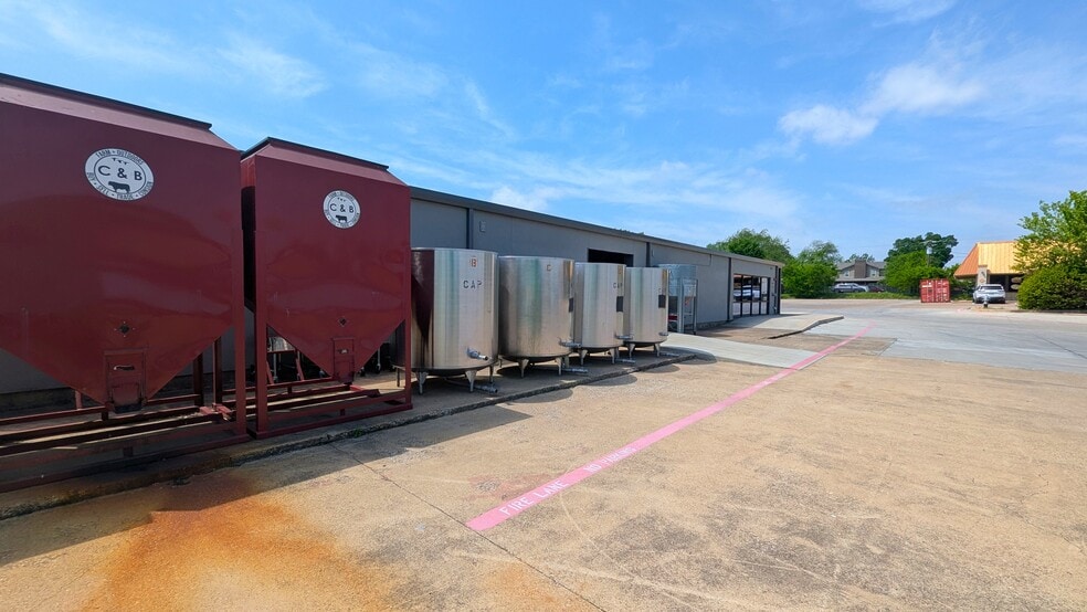 More Photos Of 703 N Highway 78, Wylie Freestanding For Sale