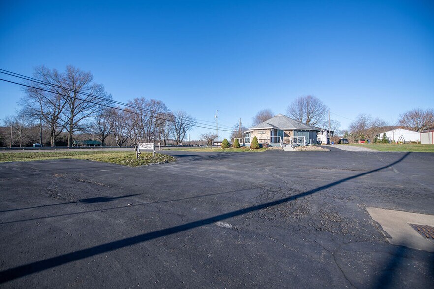 Primary Photo Of 411 W Canal St, Malvern General Retail For Sale